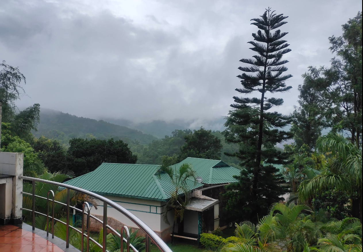 HARITHA VALLEY RESORT ARAKU - Restaurant Interior